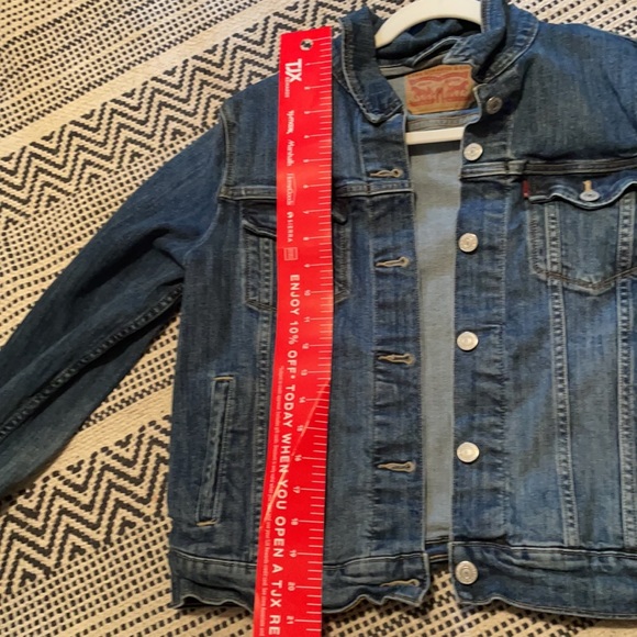 Levi’s jean jacket - Picture 2 of 4